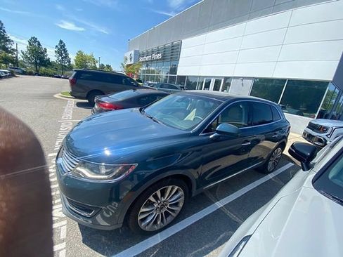 Used 2016 Lincoln MKX Reserve w/ Climate Package FWD image 16
