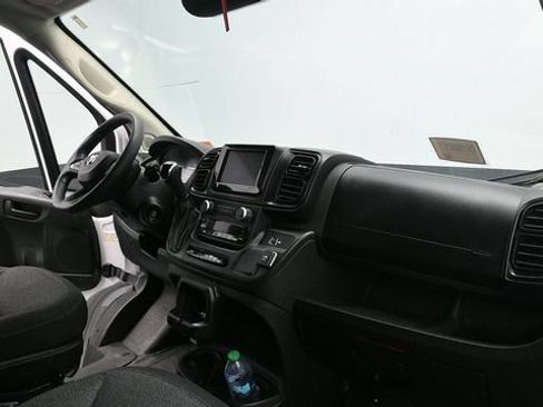 Used 2024 RAM ProMaster 2500 w/ Convenience Group FWD image 18