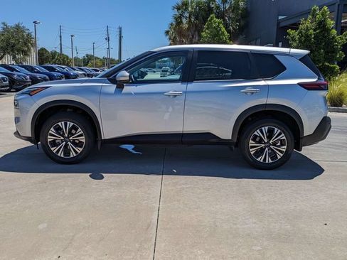 Used 2023 Nissan Rogue SV FWD image 9
