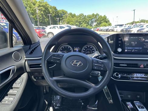 Used 2020 Hyundai Sonata SE FWD image 9