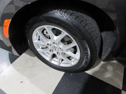 Used 2021 Chrysler Voyager Lxi image 34