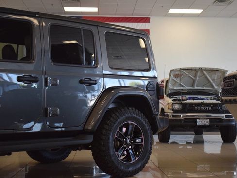 Used 2020 Jeep Wrangler Unlimited Sahara image 15