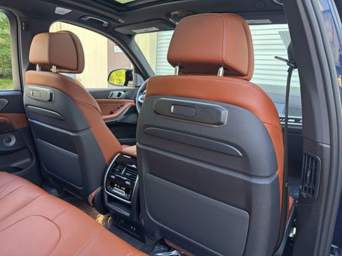 Used 2025 BMW X5 M60i AWD/4WD image 43