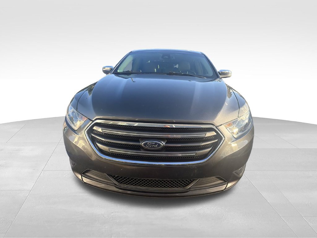 Used 2017 Ford Taurus Limited FWD image 2
