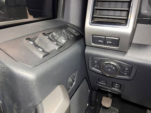 Used 2022 Ford F250 Platinum w/ FX4 Off-Road Package image 18