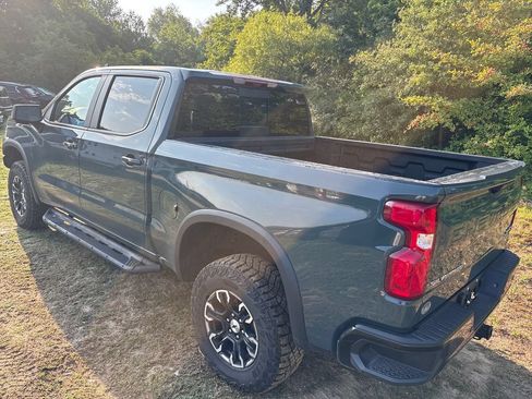 Used 2025 Chevrolet Silverado 1500 ZR2 w/ Technology Package AWD/4WD image 8