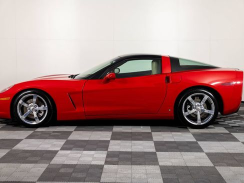 Used 2008 Chevrolet Corvette Coupe w/ Preferred Equipment Group RWD image 3