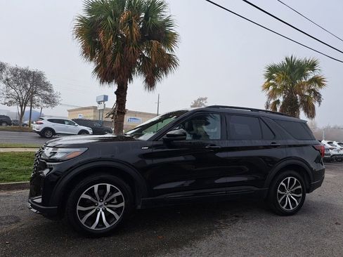 Used 2025 Ford Explorer ST-Line image 10