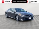 Used 2018 Toyota Camry LE image 1