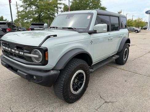 Used 2022 Ford Bronco Outer Banks w/ Sasquatch Package AWD/4WD image 1