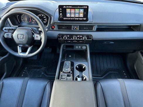 New 2025 Honda Pilot Touring image 10