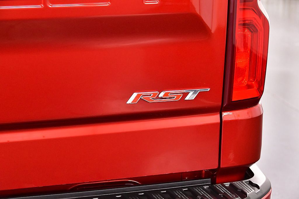 Used 2023 Chevrolet Silverado 1500 RST w/ Z71 Off-Road Package AWD/4WD image 13