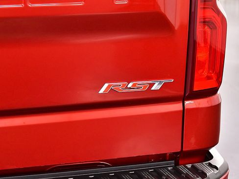 Used 2023 Chevrolet Silverado 1500 RST w/ Z71 Off-Road Package AWD/4WD image 13