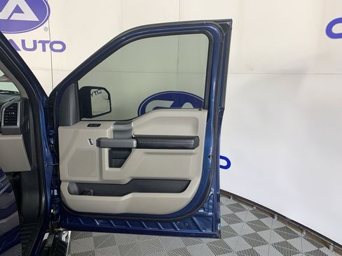 Used 2017 Ford F150 XLT w/ Equipment Group 302A Luxury AWD/4WD image 39