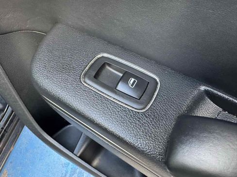 Used 2014 Chrysler 300 C image 34