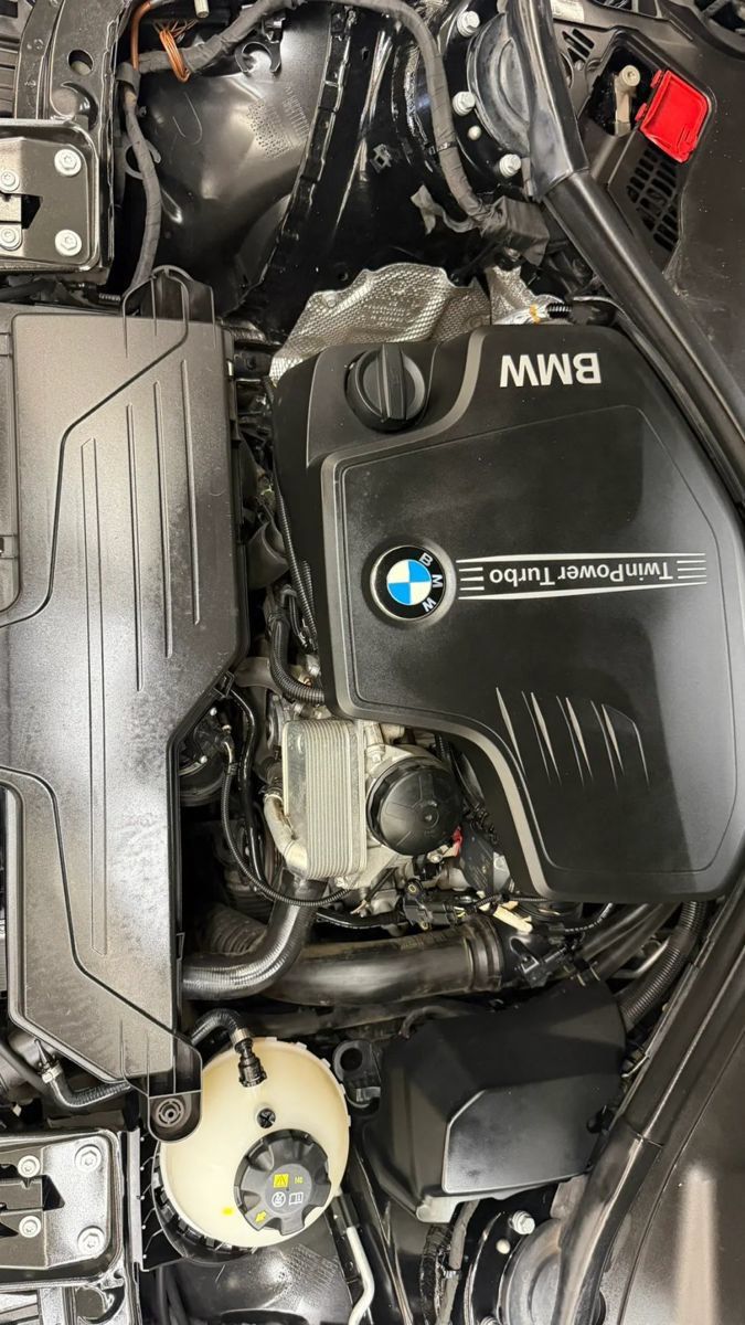 Used 2018 BMW 320i Sedan RWD image 13