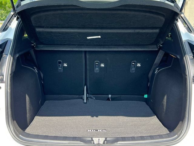 Used 2024 Nissan Kicks SR w/ SR Premium Package FWD image 30