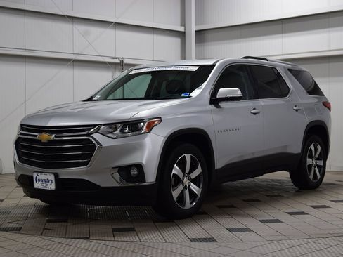 Used 2018 Chevrolet Traverse LT image 3
