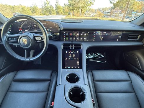 Used 2022 Porsche Taycan image 22