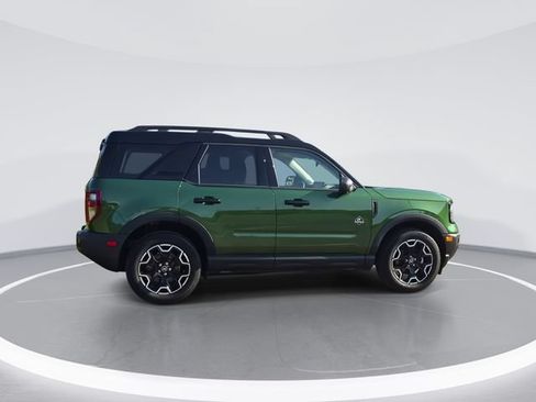 Used 2025 Ford Bronco Sport Outer Banks w/ Outer Banks Tech Package+ AWD/4WD image 9