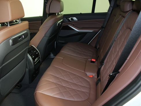 New 2026 BMW X5 xDrive40i w/ Climate Comfort Package image 12