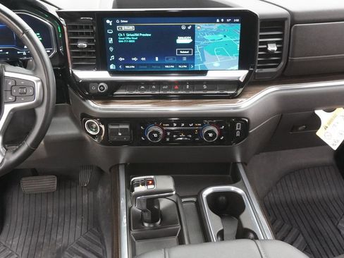 Used 2023 Chevrolet Silverado 1500 LT Trail Boss w/ Convenience Package II image 18