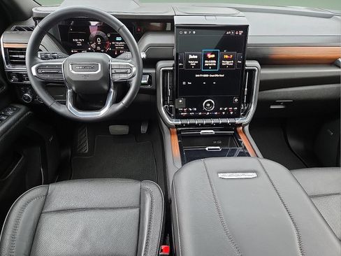 Used 2025 GMC Yukon Denali w/ Sun & Power Step Package AWD/4WD image 12