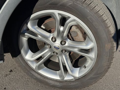 Used 2015 Ford Explorer Limited image 22