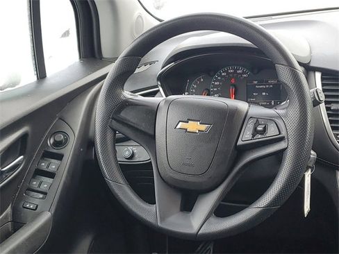 Used 2018 Chevrolet Trax LS image 10