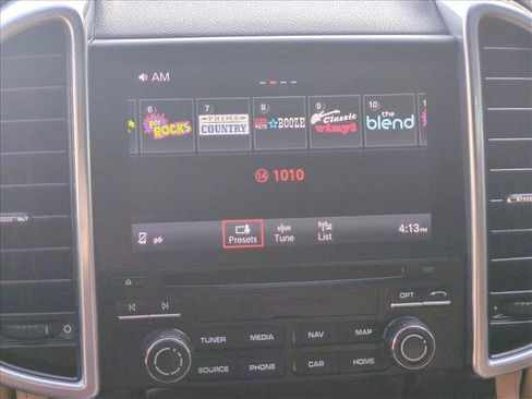 Used 2018 Porsche Cayenne S image 18