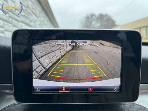 Used 2016 Mercedes-Benz C 300 Sedan w/ Premium 1 Package image 33