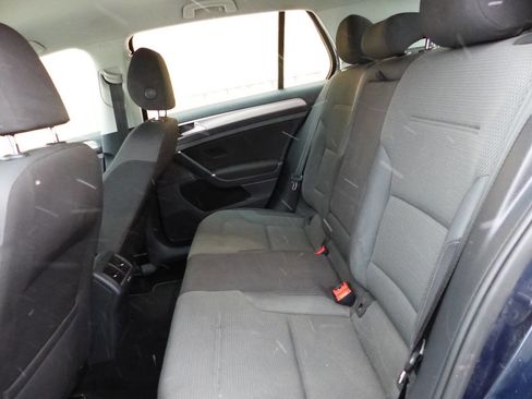 Used 2016 Volkswagen Golf SE image 37