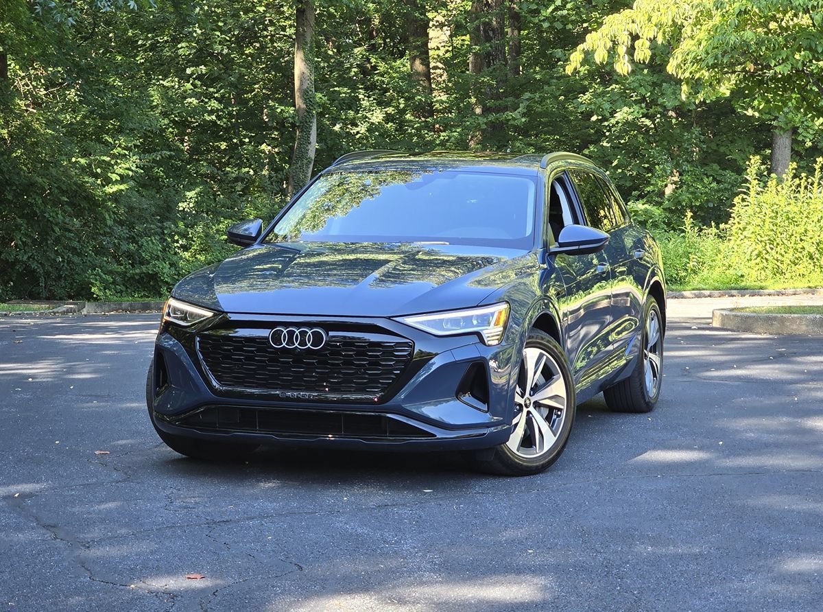 Used 2024 Audi Q8 e-tron Premium AWD/4WD image 1
