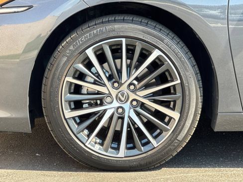 Certified 2025 Lexus ES 300h w/ Premium Package FWD image 29
