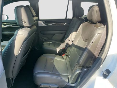 Used 2022 Cadillac XT6 Premium Luxury w/ Technology Package image 26