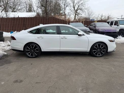 Used 2023 Honda Accord Touring image 5