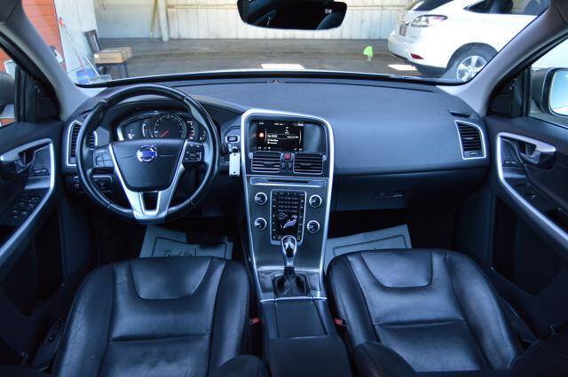 Used 2015 Volvo XC60 T5 Premier w/ Proximity Package FWD image 14