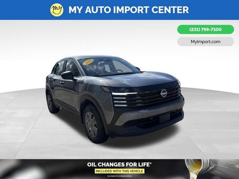 Used 2025 Nissan Kicks S AWD/4WD image 1