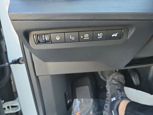 New 2025 Nissan Ariya Platinum image 31