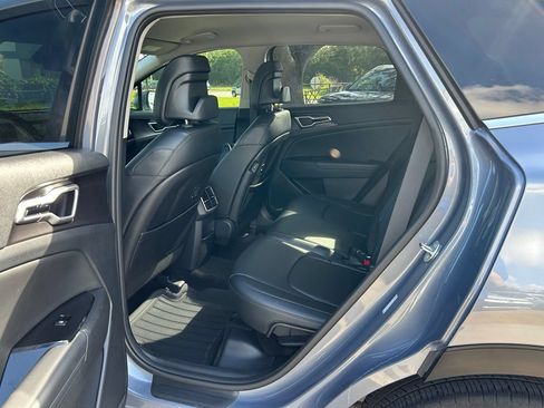 Used 2025 Kia Sportage EX FWD image 42