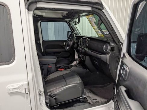 Used 2023 Jeep Wrangler Unlimited Sahara w/ Cold Weather Group image 26