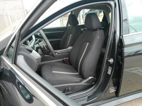 Used 2025 Hyundai Sonata SEL FWD image 16