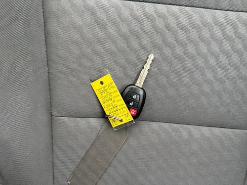 Used 2020 Toyota Tacoma SR image 27