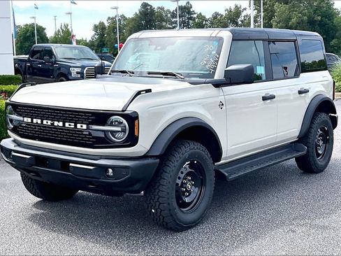 New 2026 Ford Bronco Outer Banks AWD/4WD image 2