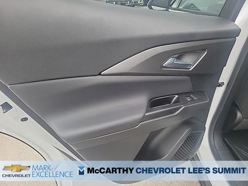 New 2026 Chevrolet Equinox EV LT image 8