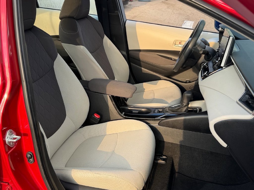 Used 2021 Toyota Corolla LE FWD image 18