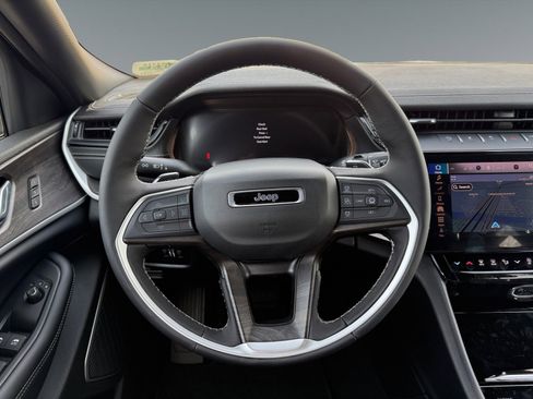 New 2026 Jeep Grand Cherokee Limited AWD/4WD image 12