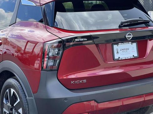 Used 2025 Nissan Kicks SV w/ SV Premium Package AWD/4WD image 13