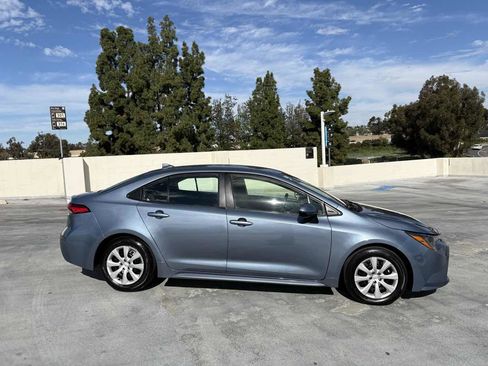 Used 2025 Toyota Corolla LE image 23