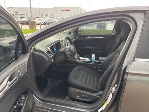 Used 2015 Ford Fusion SE FWD image 8